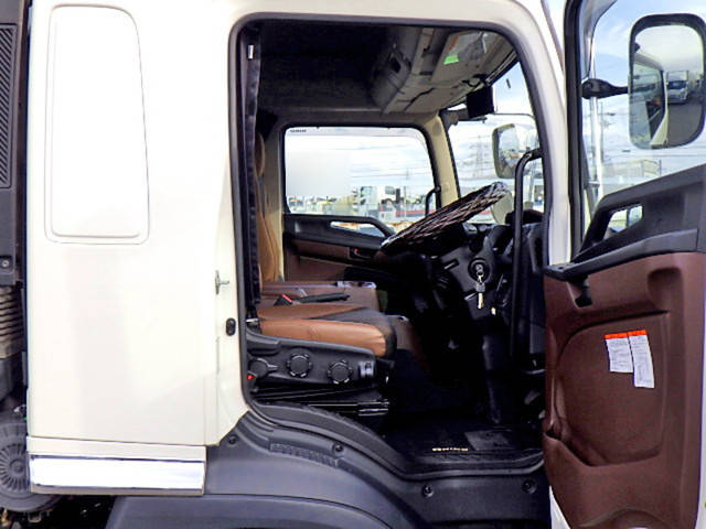 日野レンジャーアルミウイング中型（4t）[写真08]