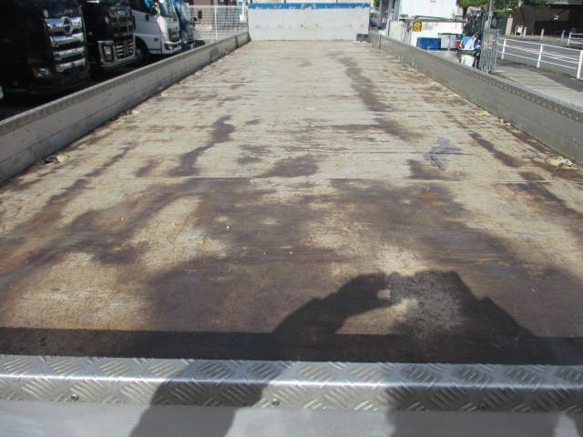 いすゞギガアルミブロック大型（10t）[写真12]