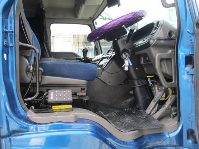 いすゞギガアルミブロック大型（10t）[写真16]