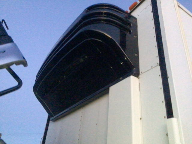 日野レンジャー冷蔵冷凍ウイング増トン（6t・8t）[写真09]