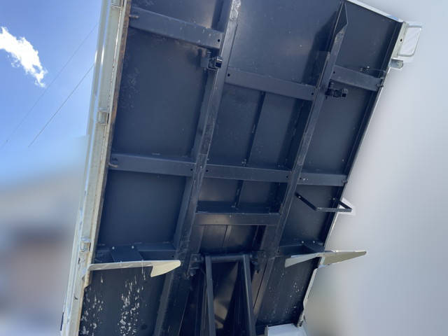 三菱ふそうキャンターダンプ小型（2t・3t）[写真14]