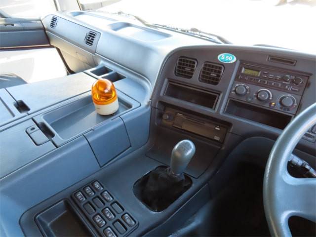 三菱ふそうスーパーグレートコンテナ専用車大型（10t）[写真11]