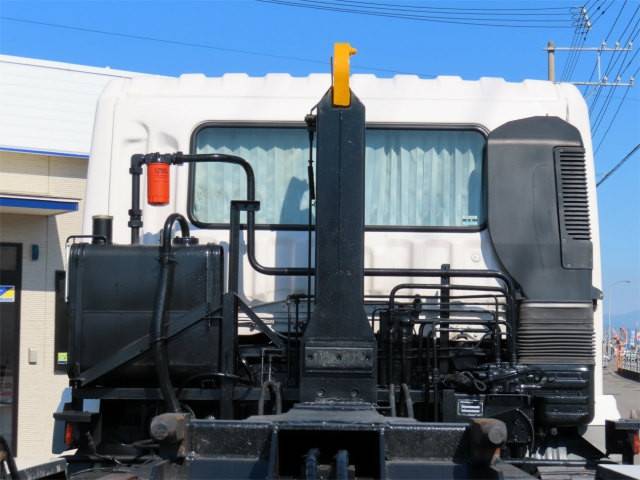 三菱ふそうスーパーグレートコンテナ専用車大型（10t）[写真19]