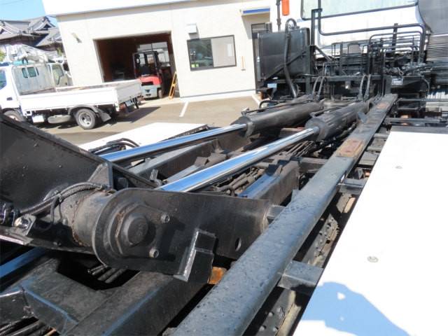 三菱ふそうスーパーグレートコンテナ専用車大型（10t）[写真20]