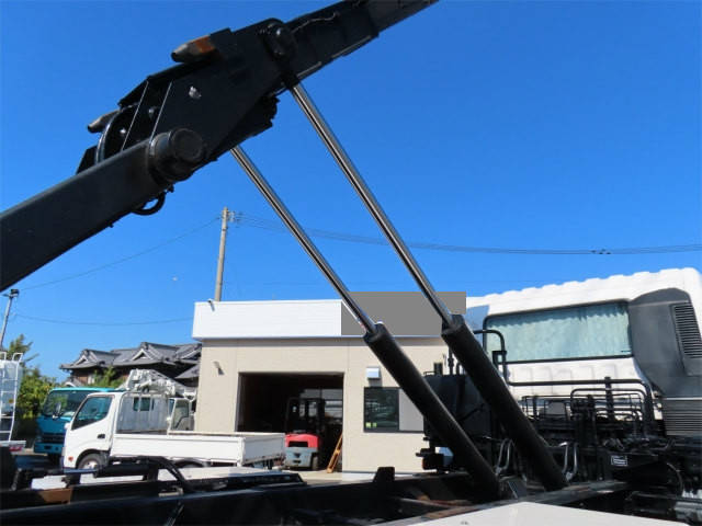 三菱ふそうスーパーグレートコンテナ専用車大型（10t）[写真23]