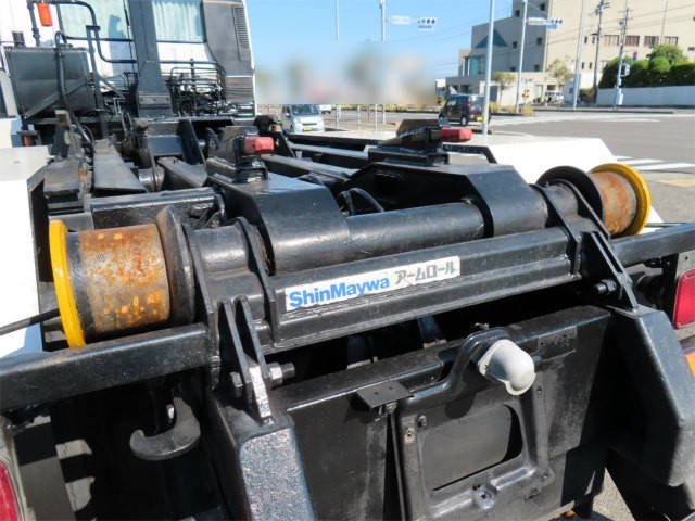 三菱ふそうスーパーグレートコンテナ専用車大型（10t）[写真24]