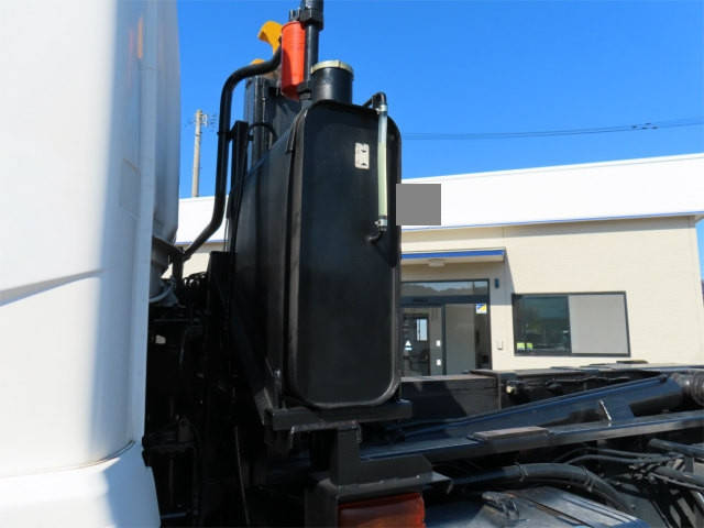 三菱ふそうスーパーグレートコンテナ専用車大型（10t）[写真26]