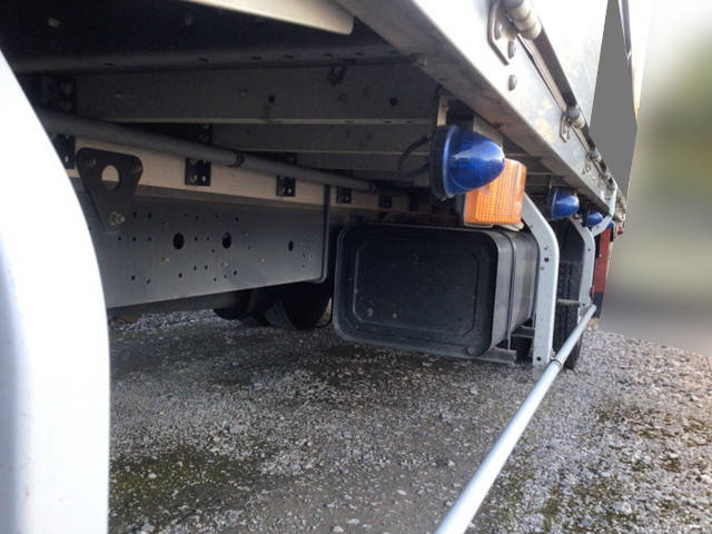 日野レンジャーアルミウイング中型（4t）[写真15]