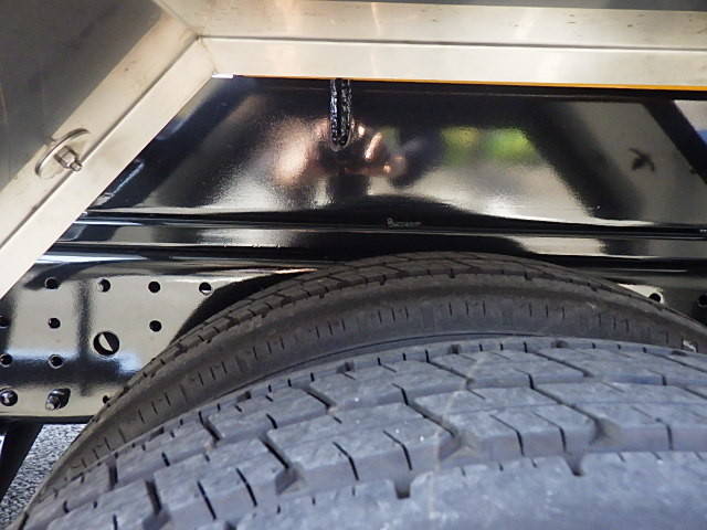 三菱ふそうキャンターコンテナ専用車小型（2t・3t）[写真13]