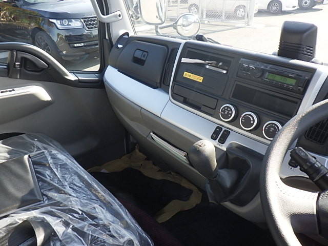 三菱ふそうキャンターコンテナ専用車小型（2t・3t）[写真24]