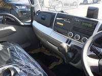 三菱ふそうキャンターコンテナ専用車小型（2t・3t）[写真24]