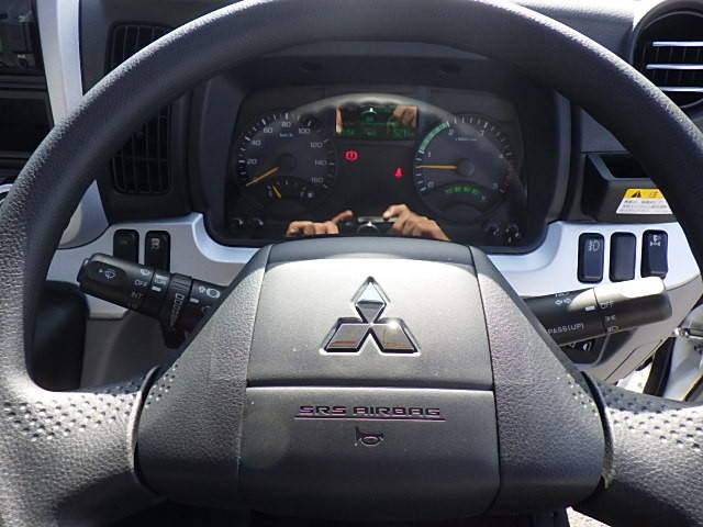 三菱ふそうキャンターコンテナ専用車小型（2t・3t）[写真27]