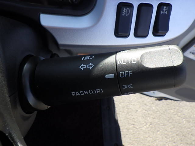 三菱ふそうキャンターコンテナ専用車小型（2t・3t）[写真30]