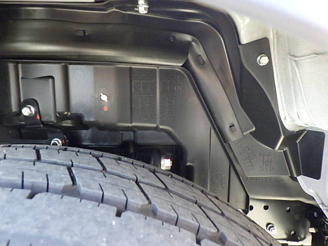 三菱ふそうキャンターコンテナ専用車小型（2t・3t）[写真07]