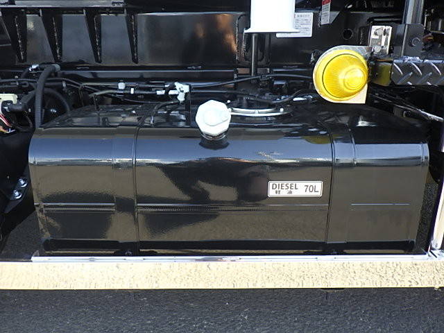 三菱ふそうキャンターコンテナ専用車小型（2t・3t）[写真09]