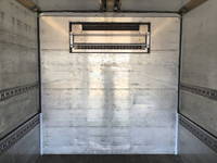 いすゞフォワード冷蔵冷凍ウイング中型（4t）[写真13]