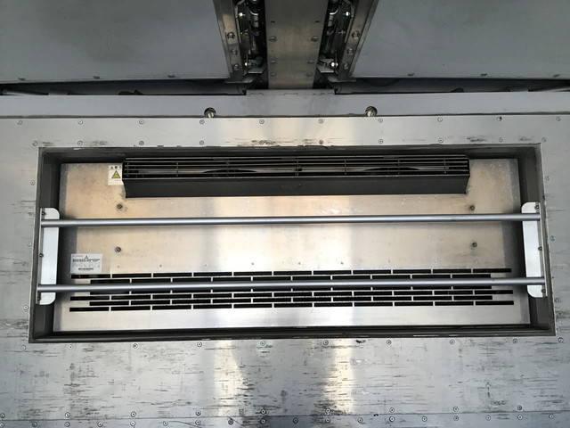 いすゞフォワード冷蔵冷凍ウイング中型（4t）[写真14]