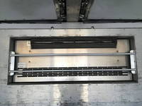 いすゞフォワード冷蔵冷凍ウイング中型（4t）[写真14]