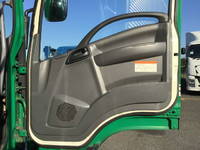 いすゞフォワード冷蔵冷凍ウイング中型（4t）[写真27]