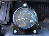 いすゞフォワード冷蔵冷凍ウイング中型（4t）[写真38]