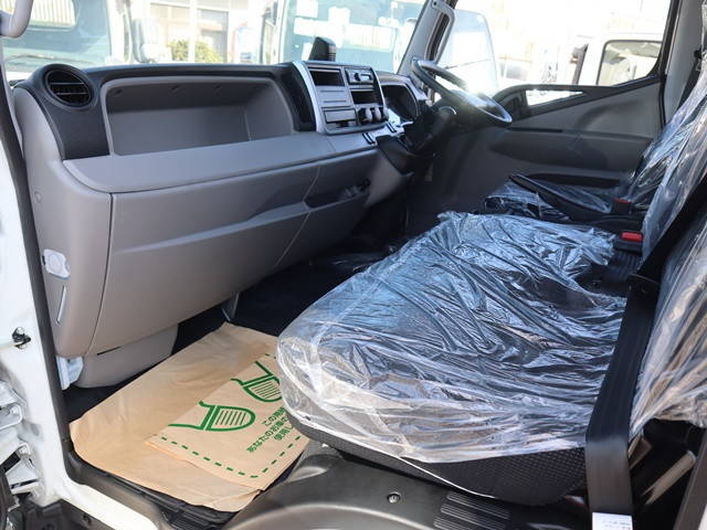 三菱ふそうキャンターアルミバン小型（2t・3t）[写真26]