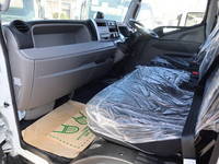 三菱ふそうキャンターアルミバン小型（2t・3t）[写真26]