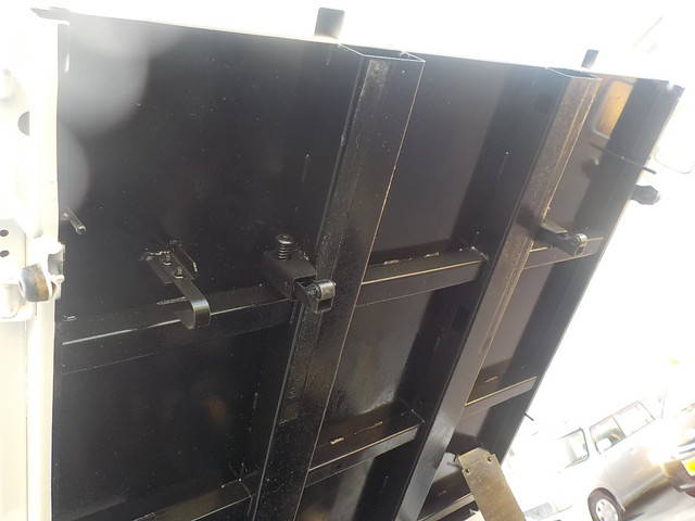 いすゞエルフダンプ小型（2t・3t）[写真23]