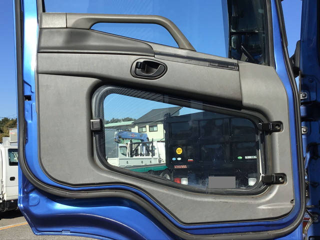 三菱ふそうスーパーグレートアルミウイング大型（10t）[写真25]