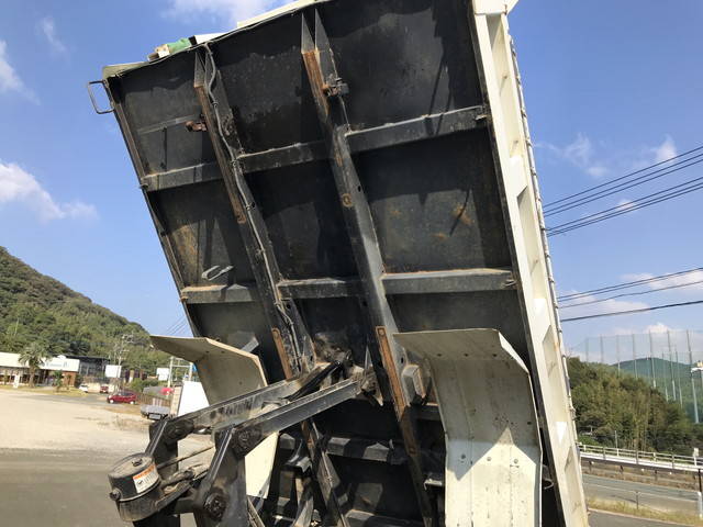 三菱ふそうキャンターダンプ小型（2t・3t）[写真12]