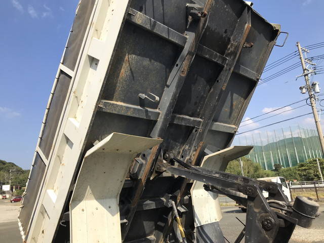 三菱ふそうキャンターダンプ小型（2t・3t）[写真13]