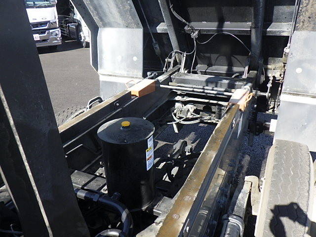 日野プロフィアダンプ大型（10t）[写真19]