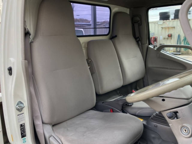 日野デュトロ平ボディ小型（2t・3t）[写真23]