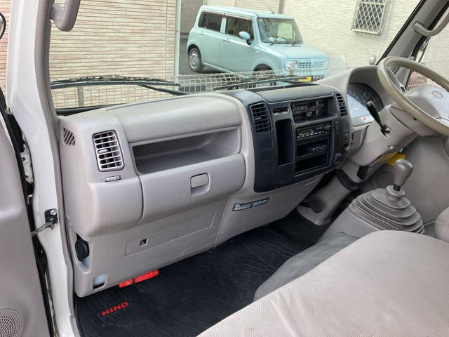 日野デュトロ平ボディ小型（2t・3t）[写真24]