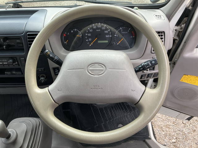 日野デュトロ平ボディ小型（2t・3t）[写真27]