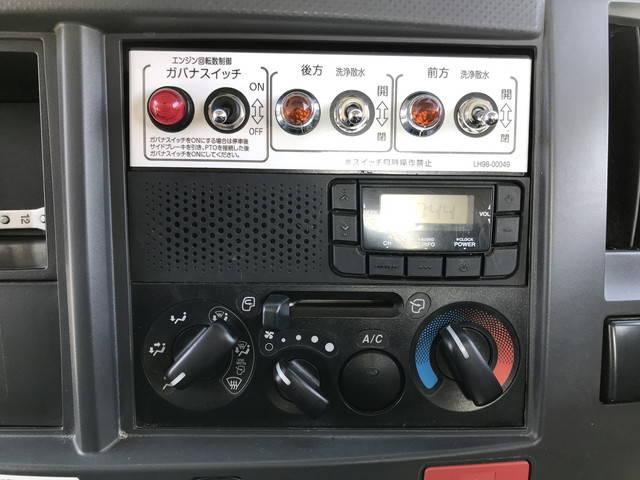 いすゞエルフ散水車小型（2t・3t）[写真31]