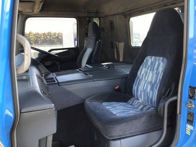 三菱ふそうスーパーグレートトレーラーヘッド（トラクターヘッド）大型（10t）[写真30]