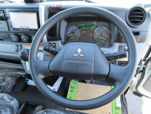 三菱ふそうキャンターアルミバン小型（2t・3t）[写真10]