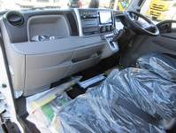 三菱ふそうキャンターアルミバン小型（2t・3t）[写真15]