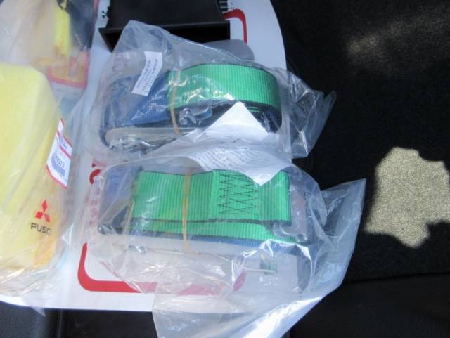 三菱ふそうキャンターアルミバン小型（2t・3t）[写真17]