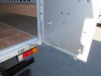 三菱ふそうキャンターアルミバン小型（2t・3t）[写真29]