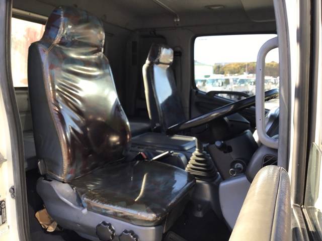 日野レンジャーセルフクレーン3段増トン（6t・8t）[写真35]