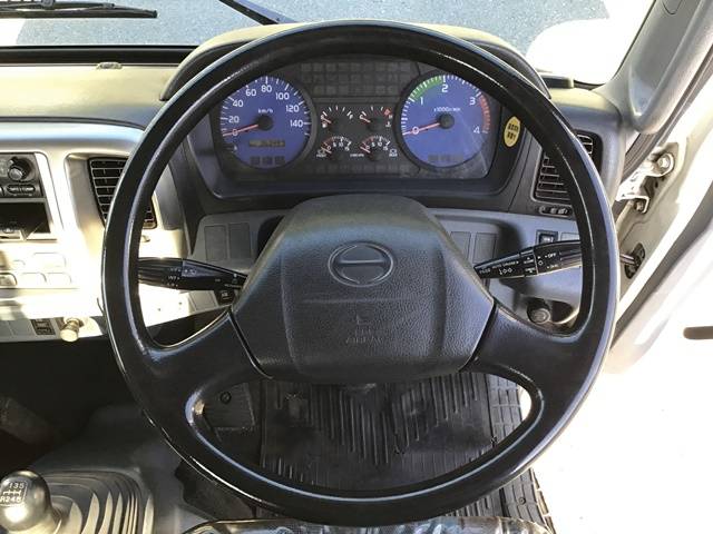 日野レンジャーセルフクレーン3段増トン（6t・8t）[写真38]