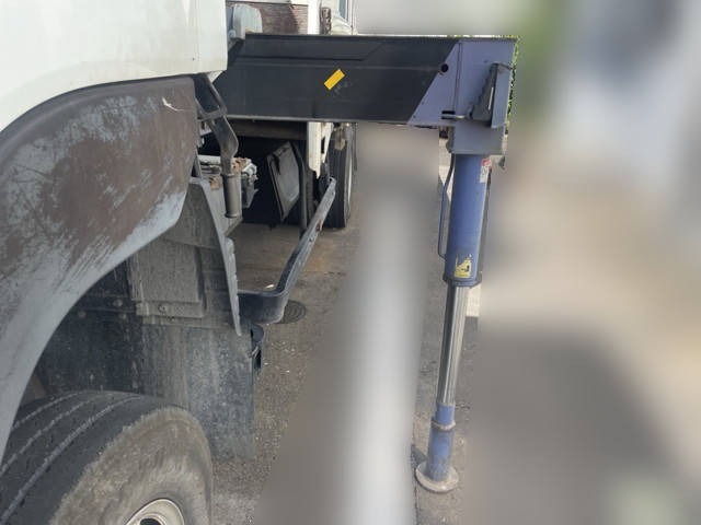 三菱ふそうキャンタークレーン3段小型（2t・3t）[写真10]