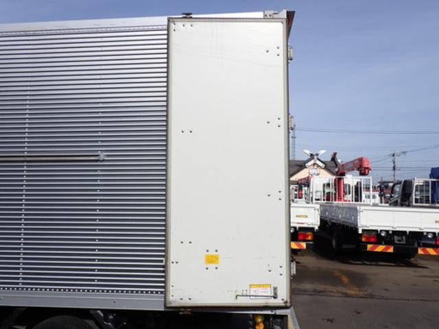 いすゞエルフアルミバン小型（2t・3t）[写真10]