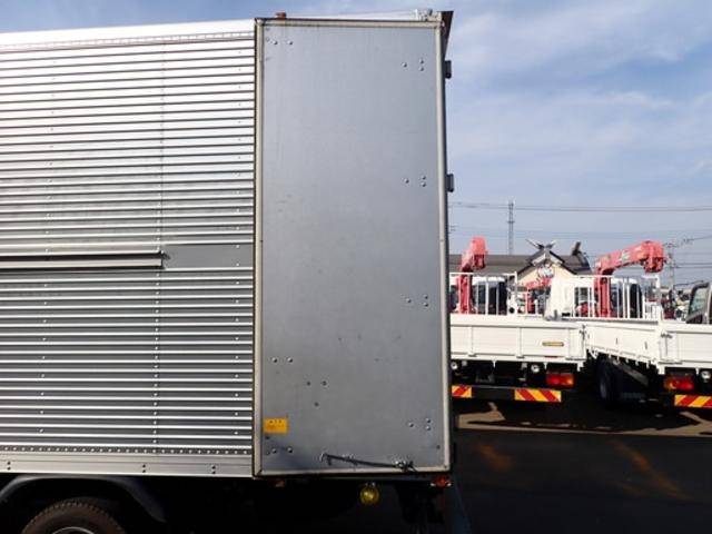 いすゞエルフアルミバン小型（2t・3t）[写真11]