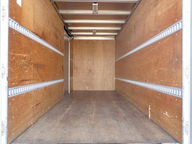 いすゞエルフアルミバン小型（2t・3t）[写真13]