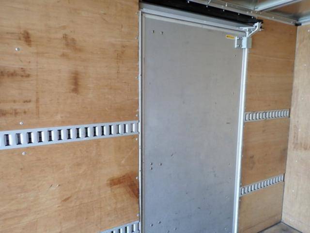 いすゞエルフアルミバン小型（2t・3t）[写真15]