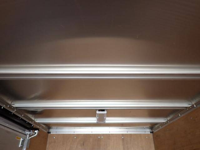 いすゞエルフアルミバン小型（2t・3t）[写真19]