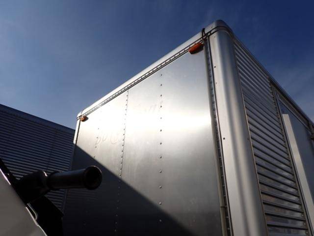 いすゞエルフアルミバン小型（2t・3t）[写真27]