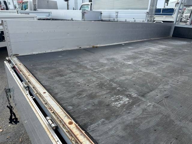 いすゞエルフクレーン4段小型（2t・3t）[写真10]